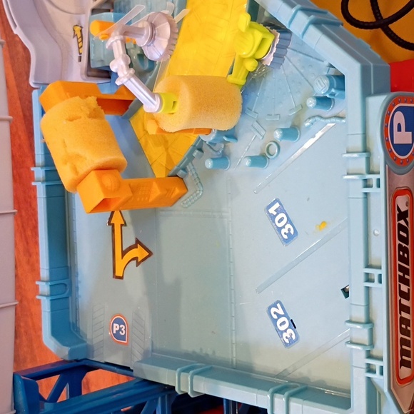 Matchbox car garage - Picture 5 of 15